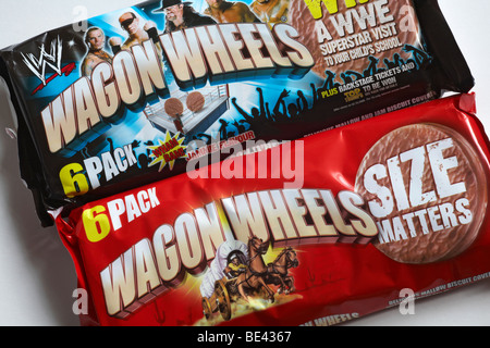 Wagon Wheels biscuits biscuit - 6 pack packets of original plain and jammie flavour Wagon Wheels biscuits Stock Photo