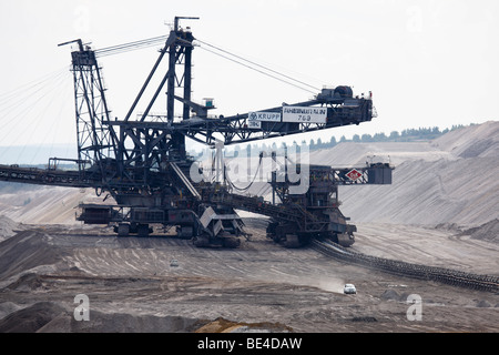 Brown coal digger, Hambach Tagebau, Rhein-Erft-Kreis, North Rhine-Westphalia, Germany Stock Photo