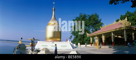 Golden Bupaya Pagoda at the Ayeyarwady River, Irrawaddy, Bagan, Pagan, Burma, Myanmar, Asia Stock Photo