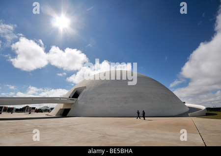 Museu Nacional Honestino Guimaraes National Museum, by architect Oscar Niemeyer, Brasilia, Distrito Federal state, Brazil, Sout Stock Photo