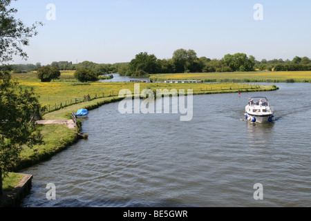 A view of the Thames from the Swinford Toll bridge in Eynsham, Oxfordshire. Stock Photo