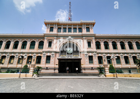 Building, entrance of the main post office, Ho Chi Minh City, Saigon, Vietnam, Southeast Asia Stock Photo