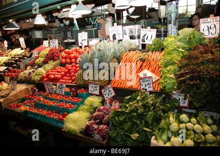 Fruit and Vegetable stall at the famous Pike Place market, Seattle, Washington, USA Stock Photo