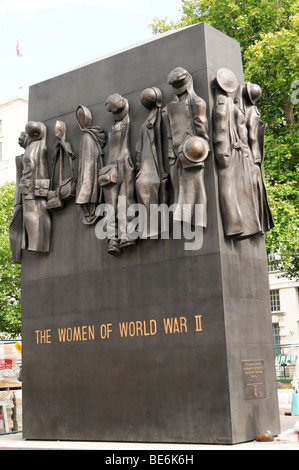 Monument THE WOMEN OF WORLD WAR II, near Whitehall, London, England, United Kingdom, Europe Stock Photo