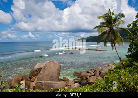 Lonely beach with granite cliffs at Anse Baleine, Mahe Island, Seychelles, Indian Ocean, Africa Stock Photo