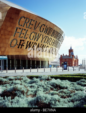 Wales Millennium Centre in Cardiff Bay Canolfan Mileniwm Cymru Stock Photo