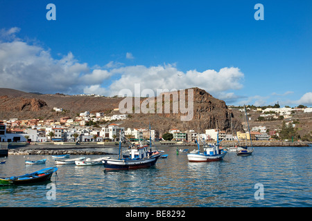 Fishing boats at the harbour, Playa de Santiago, La Gomera, Canary ...