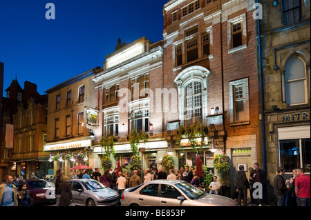 The Crown and Anchor pub at night, Cateaton St near Exchange Square, Manchester, England Stock Photo