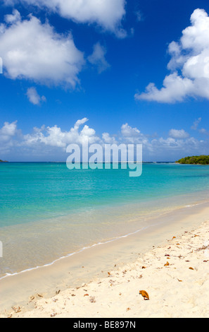 WEST INDIES Caribbean Grenadines Grenada Carriacou Island Paradise Beach at L'Esterre Bay with Sandy Island on horizon Stock Photo