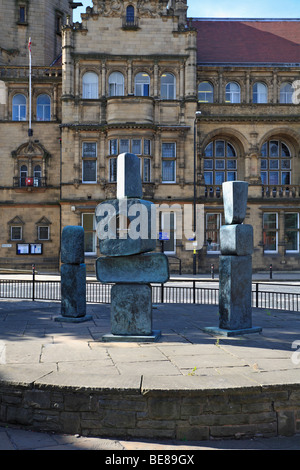 Barbara Hepworth Family of Man Sculpture in front of West Riding County Hall, Wakefield, West Yorkshire, England, UK. Stock Photo