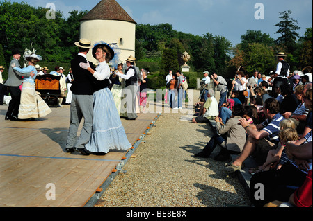 Paris, France - Tourists Watching Ball Event, 'Chateau de Breteuil', Couples Dressed in Period Costume, Fancy Dress, group of seniors dancing, vintage Stock Photo