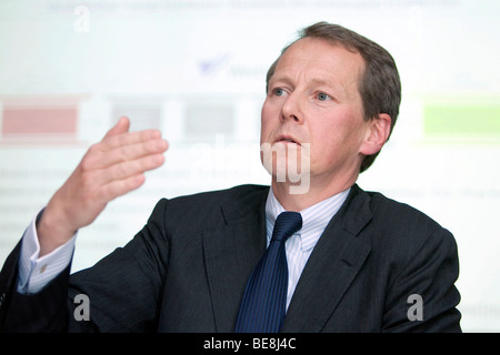 Peter Knopp, Chairman of the Westdeutsche Immobilienbank AG, West German Real Estate Bank AG, WestImmo, during the annual press Stock Photo