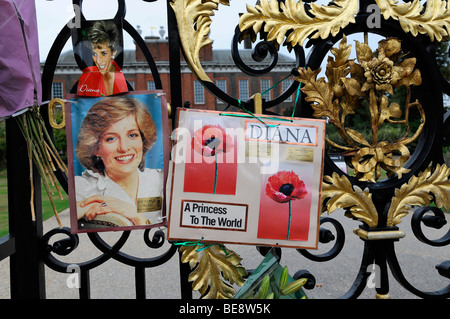 Pictures, memories of Princess Diana, died in 1997, entrance gate, Kensington Palace, London, England, United Kingdom, Europe Stock Photo