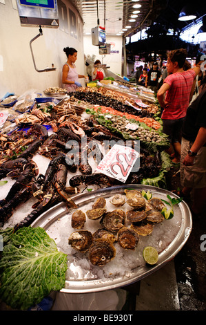 Fish mongers stall. Mercat de Sant Josep, La Boqueria. Barcelona. Spain Stock Photo