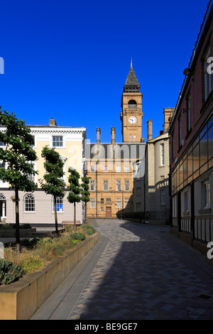Wakefield Town Hall from George and Crown Yard, Wakefield, West Yorkshire, England, UK. Stock Photo