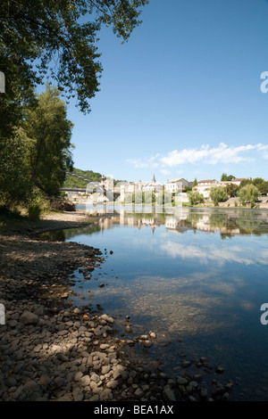 The bridge over the River Lot at Castelmoron sur Lot, Aquitaine, France Stock Photo
