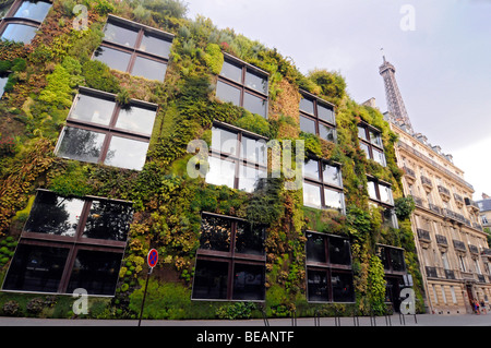 Vertical garden on the facade of the Musee du Quai Branly, (MQB) a museum dedicated to indigenous arts in Paris, France. Stock Photo