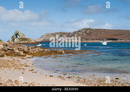 Cromwell’s Castle, Tresco, Isles of Scilly, viewed from Bryher Stock Photo
