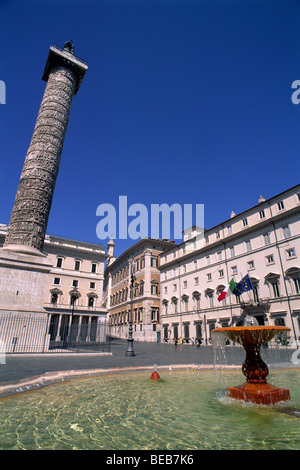 Italy, Rome, Piazza Colonna, Marco Aurelio column and Palazzo Chigi, seat of the Italian government Stock Photo