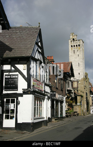 Town of Knutsford, England. Quite morning view of restaurants, shops and pubs in Knutsford’s Town Centre. Stock Photo