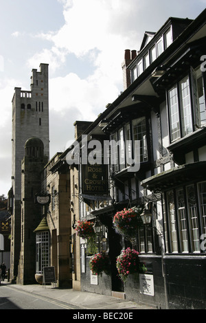 Town of Knutsford, England. Black and white Tudor style frontage of the Rose and Crown Hotel. Stock Photo