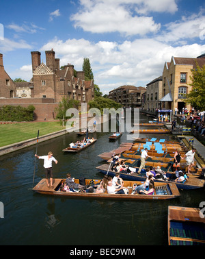 Punt boat tours in Cambridge, Cambridgeshire, UK. Stock Photo