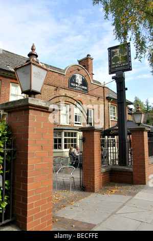 The Old Bull & Bush Pub, Northend Road, Golders Green, London Borough of Barnet, London, England, United Kingdom Stock Photo