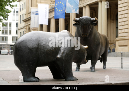 Bull, bear, sculptures, Boersenplatz Square, Frankfurt, Hesse, Germany, Europe Stock Photo