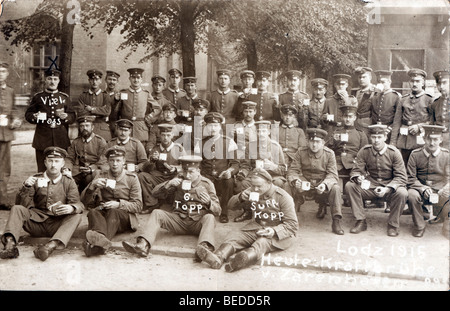 Historic photograph, group of soldiers eating, around 1915 Stock Photo