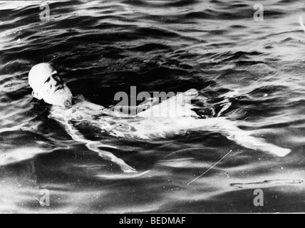 Aug 05, 1945 - London, England, United Kingdom - GEORGE BERNARD SHAW swimming (26 July 1856 2 November 1950) was an Irish Stock Photo