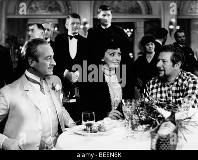 Actress Sophia Loren with David Niven and Peter Ustinov in the film 'Lady L' Stock Photo