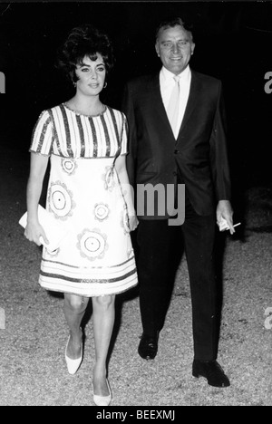 Actress Elizabeth Taylor with husband actor Richard Burton Stock Photo