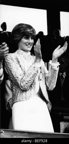 Princess Diana applauds at Wimbledon Stock Photo