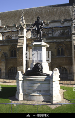 Statue of Oliver Cromwell outside Westminster Abbey London Stock Photo