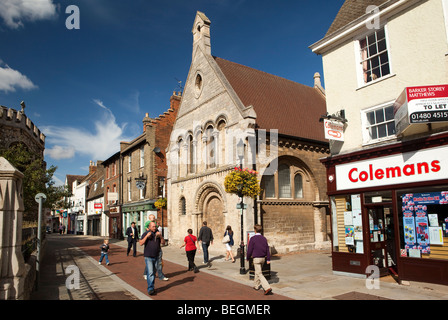 England, Cambridgeshire, Huntingdon, High Street, Cromwell Museum, in old grammar school building Stock Photo