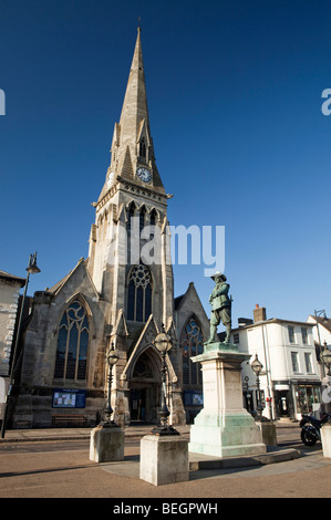 England, Cambridgeshire, St Ives, Market Hill, Statue of Oliver Cromwell outside Free United Reformed Church Stock Photo