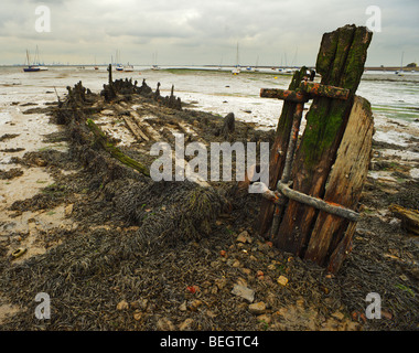 Old thames Barge. Bottle Beach, Halstow Creek, Lower Halstow, River Medway, Kent, England, UK. Stock Photo
