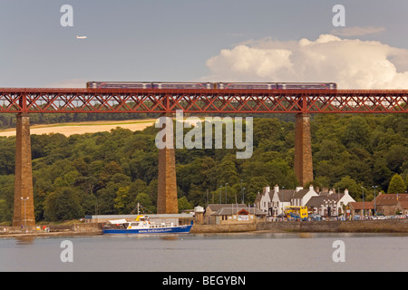 Hawes Pier and Hawes Inn, South Queensferry Stock Photo