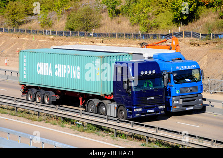 M25 motorway lorries driving level 50mph controlled average speed in roadworks section Stock Photo
