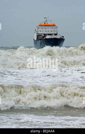 Rough sea and big waves in Caloura, Azores Stock Photo - Alamy