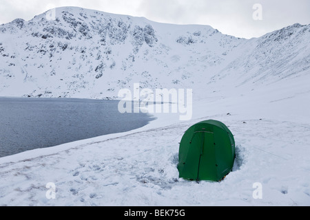 Wild camping in winter near Red Tarn, Helvellyn, English Lake District Stock Photo