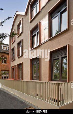 New annexe to Queen Elizabeth House in Oxford Stock Photo