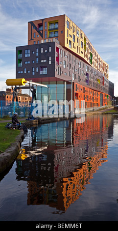 Fish'n Chips. Apartments in New Islington, Ancoats, Eastlands, Manchester by the Ashton canal. Stock Photo
