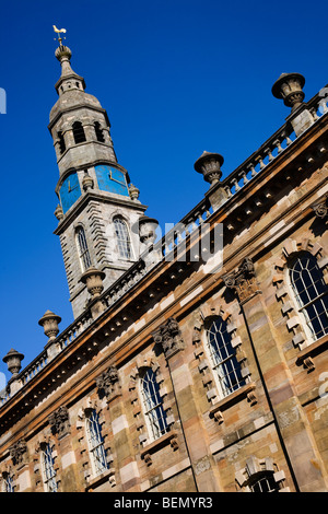 Steeple and wall detail of St Andrews in the Square Church, St Andrews Square, Glasgow. Stock Photo