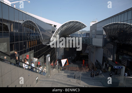 JAPAN Kyoto main railway station. photo by Sean Spraqgue 2008 Stock Photo