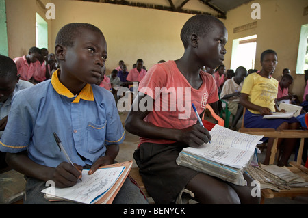 SOUTH SUDAN  Kinji government primary school, Yei. Group of children in crowded class. Stock Photo