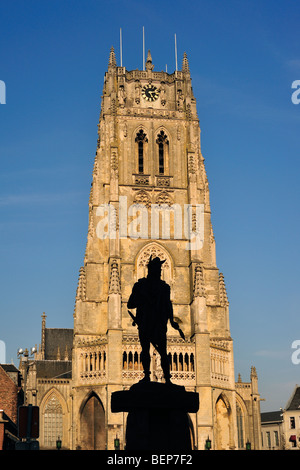 Basilica of Our Lady / Onze-Lieve-Vrouwebasiliek and the statue of Ambiorix, prince of the Eburones, Tongeren / Tongres, Belgium Stock Photo