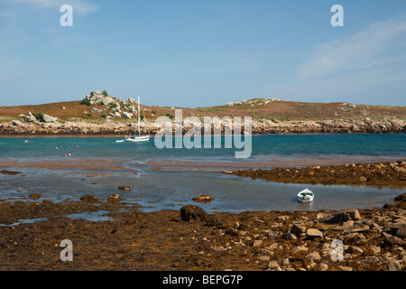 The island of Gugh viewed from St. Agnes, Isles of Scilly Stock Photo