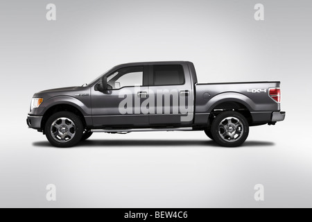 2010 Ford F-150 XLT in Gray - Dashboard, center console, gear shifter