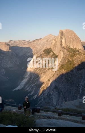 A park ranger gives an interpretive talk at Glacier Point in Yosemite National Park, California. Stock Photo